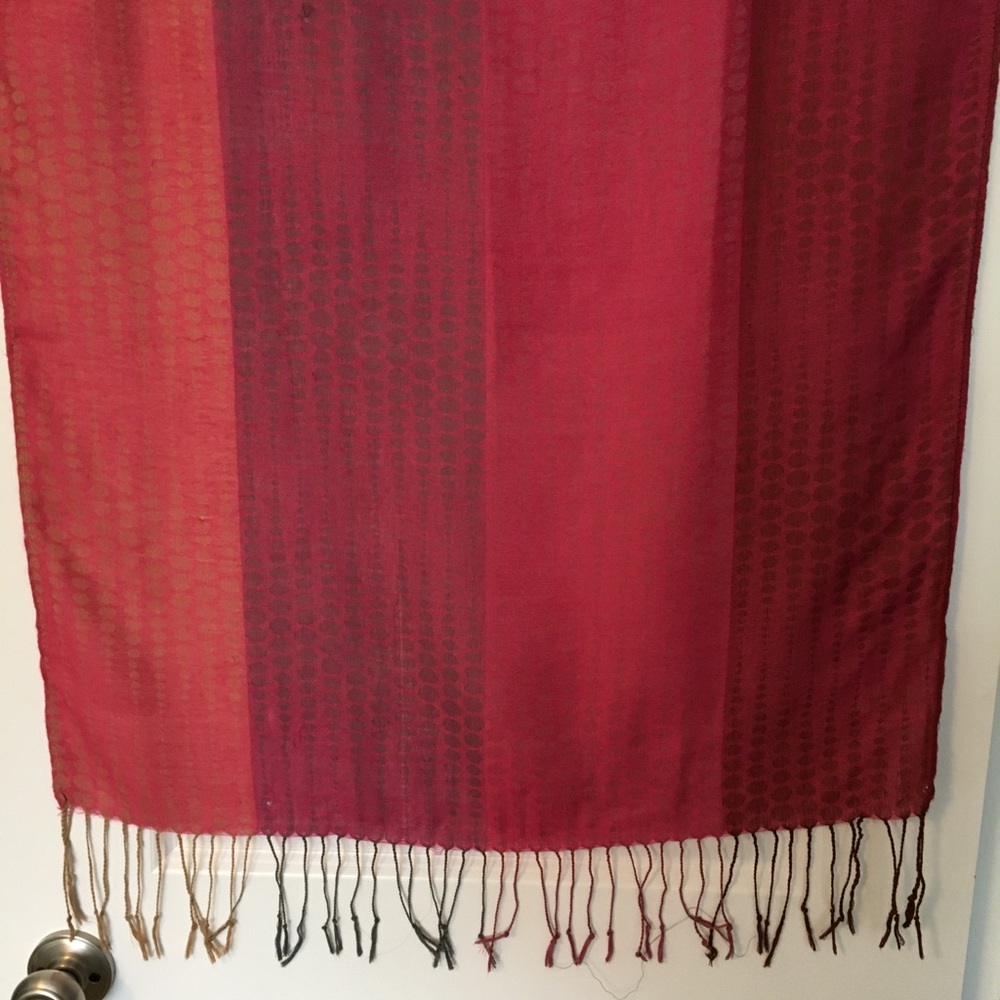 Pink scarf/wrap - Picture 2 of 4